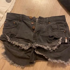 Black one teaspoon shorts barely worn